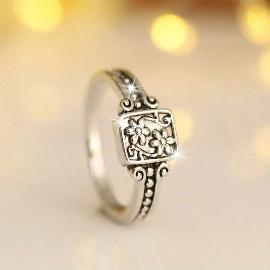 Vintage Boho Carved Flower Decor Ring