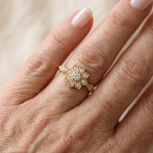 1pc Vintage French Style Cubic Synthetic Zirconia Flower Ring For Women Micro Pave Inlaid Synthetic Zirconia Petals Sparkling Valentines Gift Wedding Anniversary Jewelry Elegant Daily Wear Statement Ring