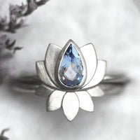 Vintage Retro Style Teardrop Zirconia Lotus Flower Ring