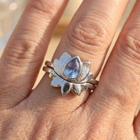 Vintage Retro Style Teardrop Zirconia Lotus Flower Ring