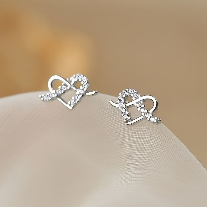 Trendy Minimalist Heart Shaped Stud Earrings For Women Featuring Romantic Embellishments That A Sense Of Luxury And