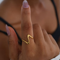 Minimal Design Wave-Style Gold Adjustable Ring Set