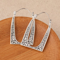 Vintage Boho Design&nbsp;U-Shape Floral Earrings