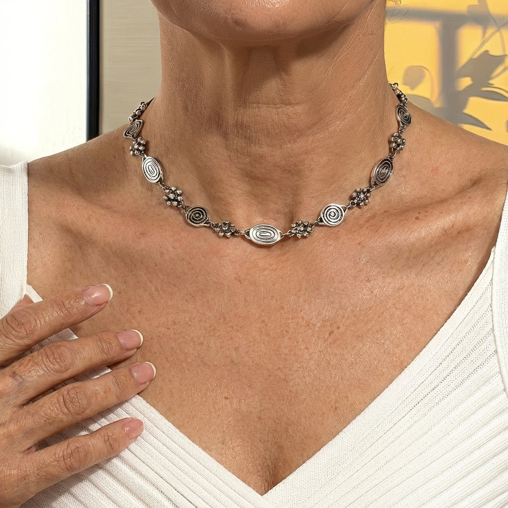 Bohemian Floral Swirl Spiral Pattern Short Choker Necklace