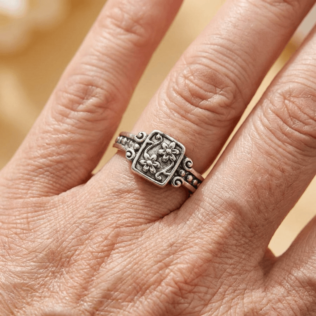Vintage Boho Carved Flower Decor Ring