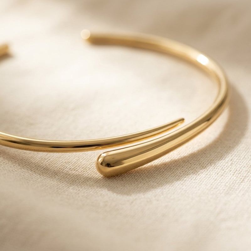 Minimalist Gold Spiral Loop Necklace