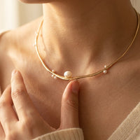 Minimalist Gold Pearl Pendant Necklace