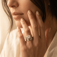 Exquisite Luxurious Round Synthetic Zircon Ring