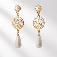 Elegant Floral Pearl Pendant Necklace Golden