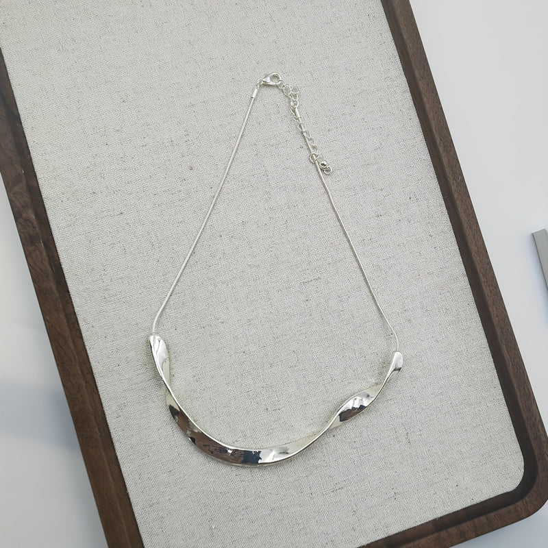 Vintage Sculptural Polished Silver Collar Necklace